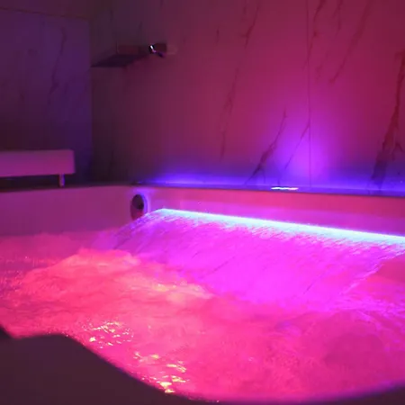 Sss Luxury With Jacuzzi Daire *