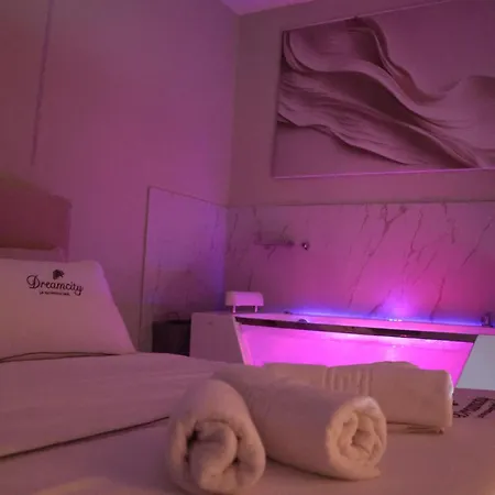 Sss Luxury With Jacuzzi Daire