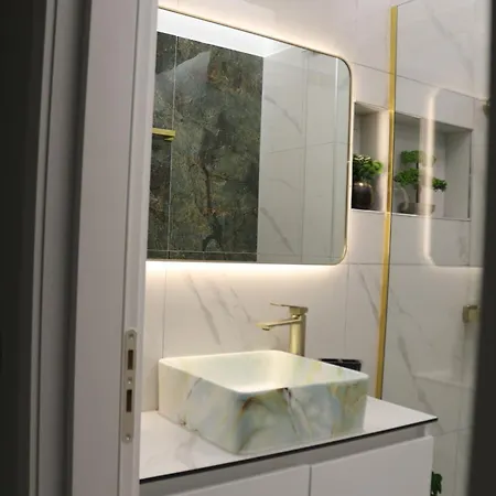 Sss Luxury With Jacuzzi Daire *