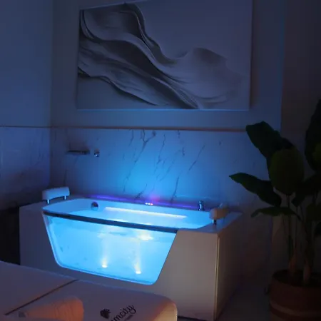 Sss Luxury With Jacuzzi شقة