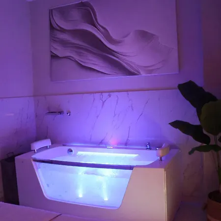 Daire Sss Luxury With Jacuzzi Kamez