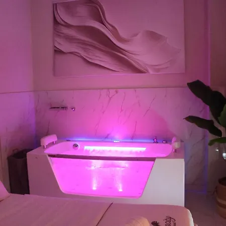 Sss Luxury With Jacuzzi Kamez